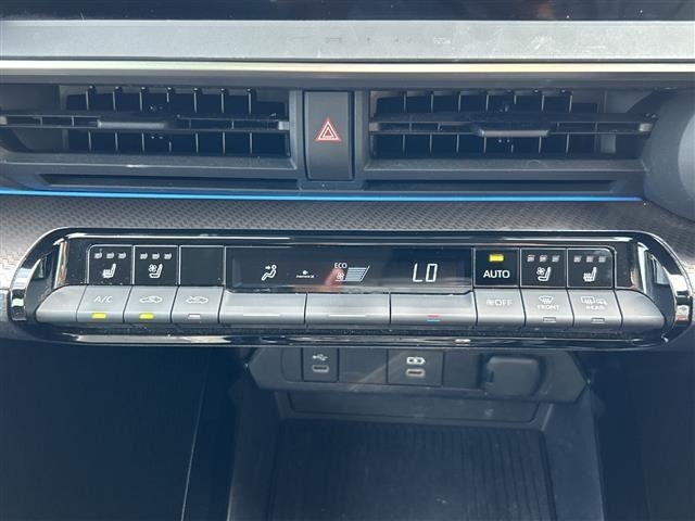 Toyota PRIUS 2023 8272414-21