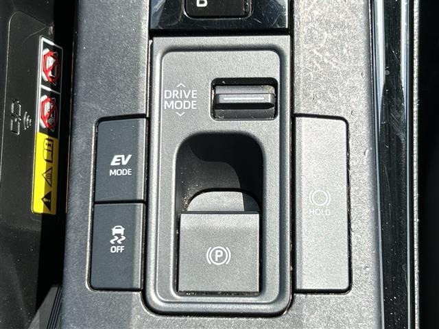 Toyota PRIUS 2023 8272414-3
