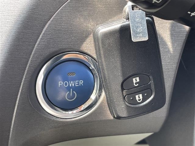 Toyota PRIUS 2013 8272415-1