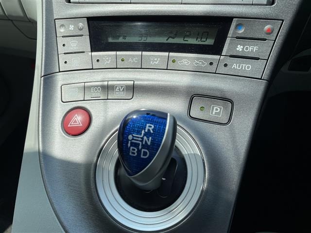 Toyota PRIUS 2013 8272415-21