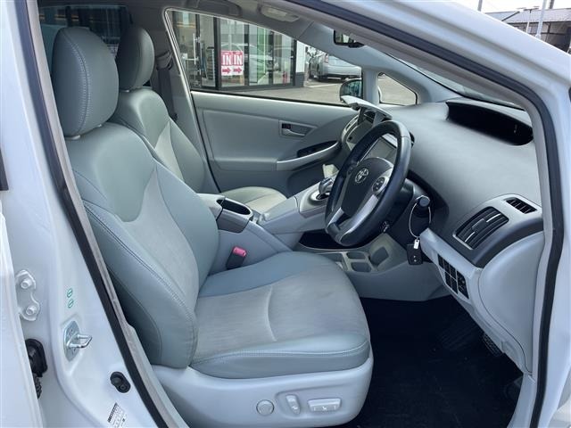 Toyota PRIUS 2013 8272415-7