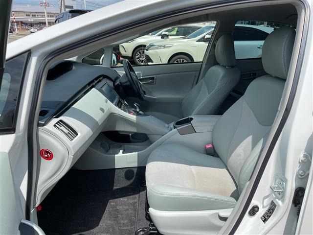 Toyota PRIUS 2013 8272415-8