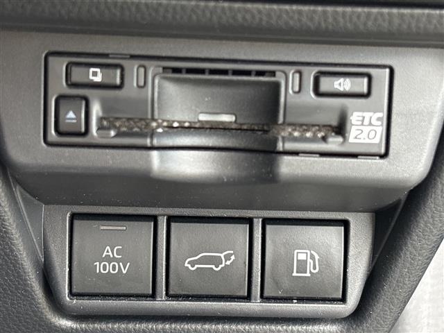 Toyota PRIUS 2023 8272416-11