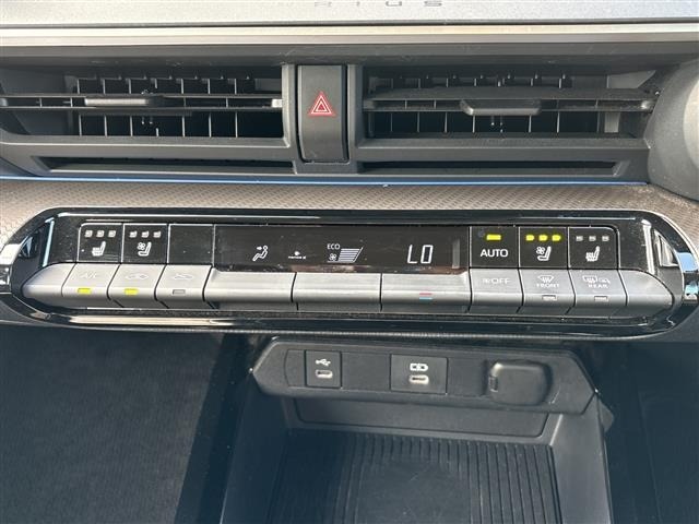 Toyota PRIUS 2023 8272416-21