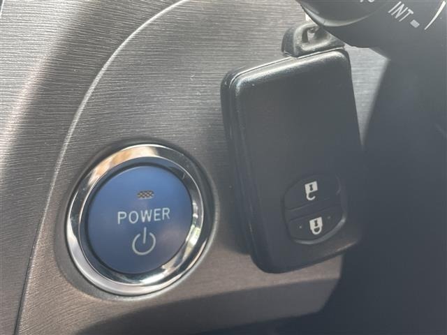 Toyota PRIUS 2014 8272417-3