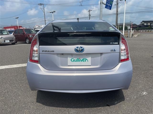Toyota PRIUS 2014 8272417-4