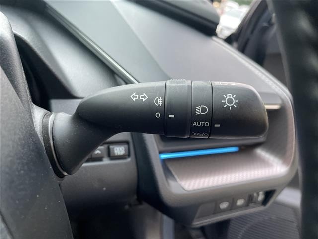Toyota PRIUS 2023 8272418-7