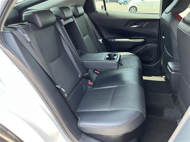 Toyota PRIUS 2023 8272419-11