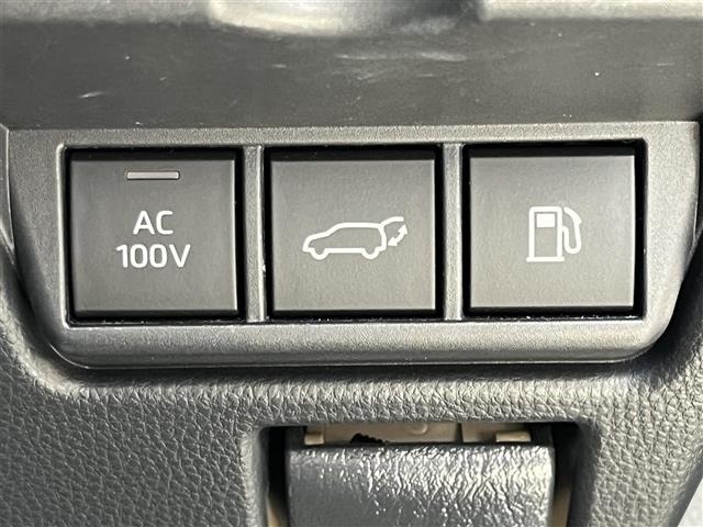 Toyota PRIUS 2023 8272419-8