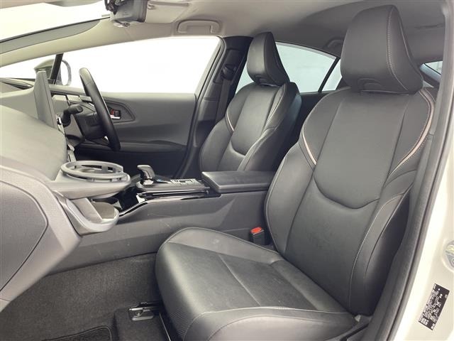 Toyota PRIUS 2024 8272421-10
