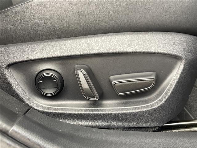 Toyota PRIUS 2024 8272421-22
