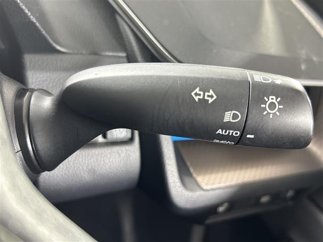 Toyota PRIUS 2023 8272422-9