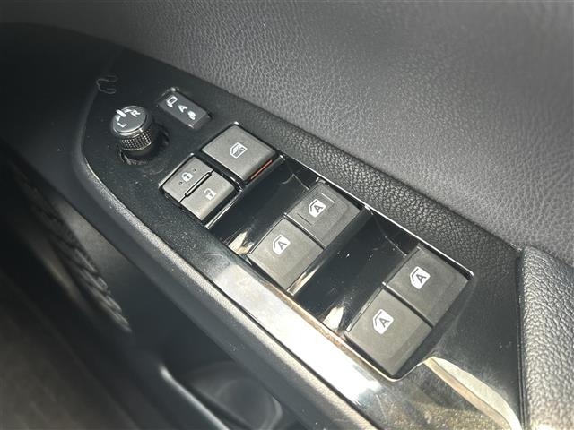 Toyota PRIUS 2016 8272425-26