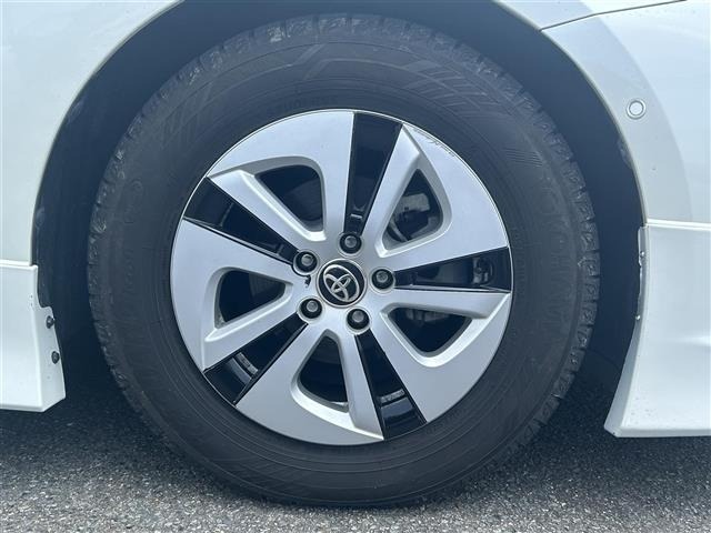 Toyota PRIUS 2016 8272425-6