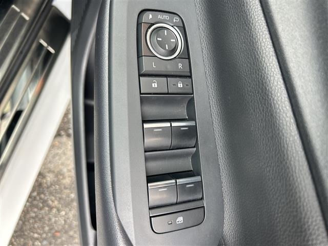 Toyota PRIUS 2023 8272426-22