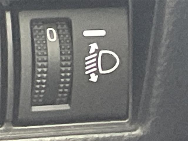 Toyota PRIUS 2023 8272427-12