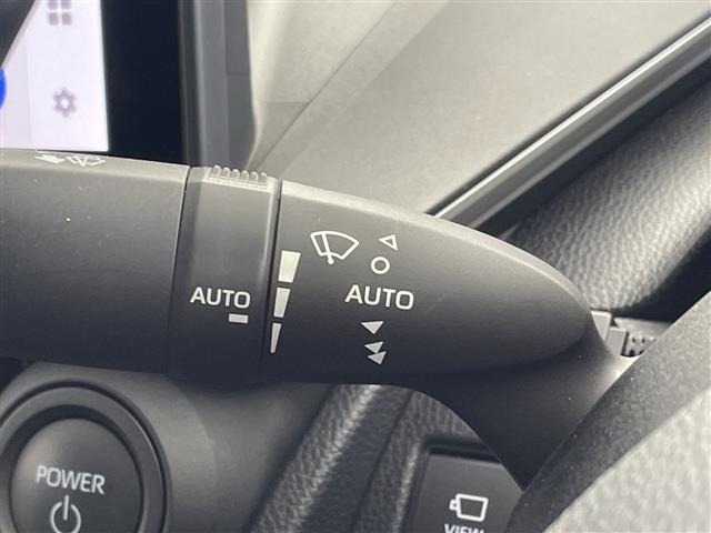 Toyota PRIUS 2023 8272427-3