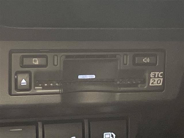 Toyota PRIUS 2023 8272427-4