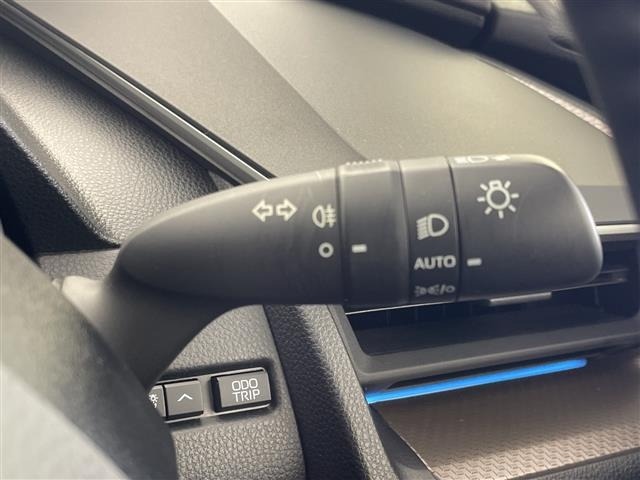 Toyota PRIUS 2023 8272427-5