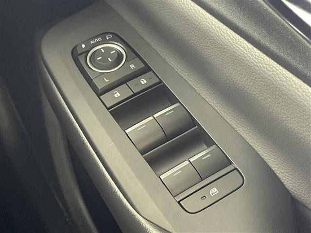 Toyota PRIUS 2023 8272427-8