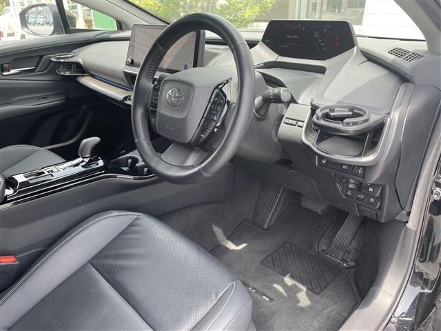 Toyota PRIUS 2023 8272428-26