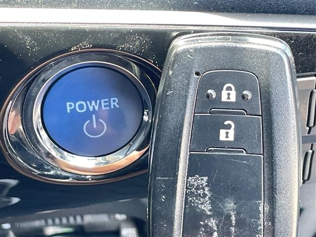 Toyota PRIUS 2017 8272429-12