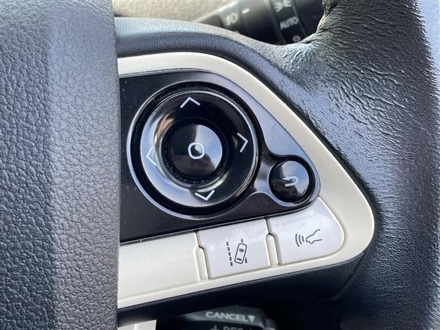 Toyota PRIUS 2017 8272429-5