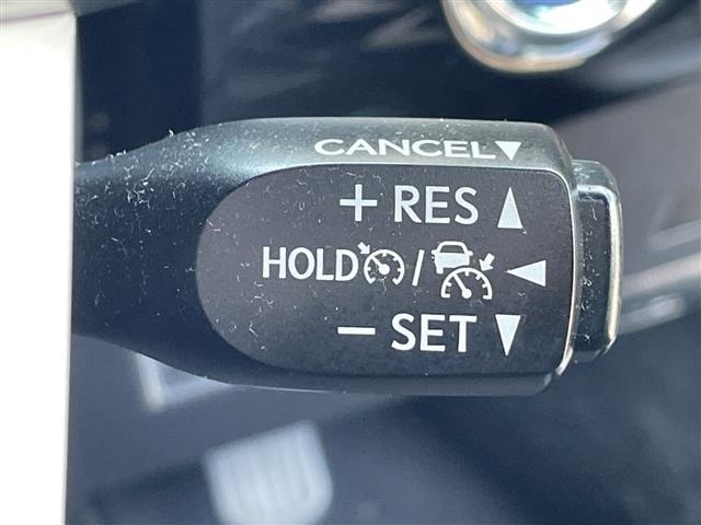 Toyota PRIUS 2017 8272429-7