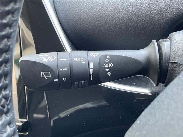 Toyota PRIUS 2017 8272429-8
