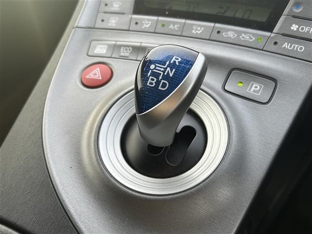 Toyota PRIUS 2014 8272430-7