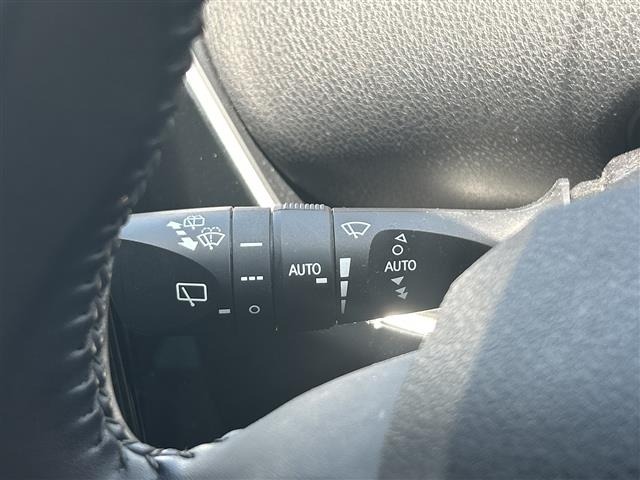 Toyota PRIUS 2019 8272431-9