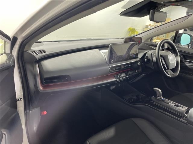 Toyota PRIUS 2023 8272432-4