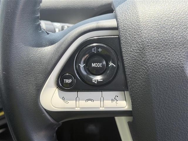 Toyota PRIUS 2017 8272433-1