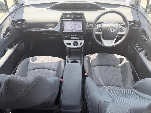 Toyota PRIUS 2017 8272433-15