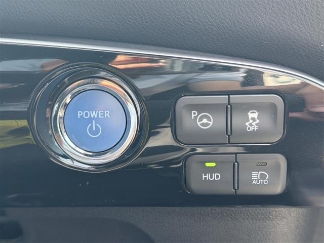 Toyota PRIUS 2017 8272433-18