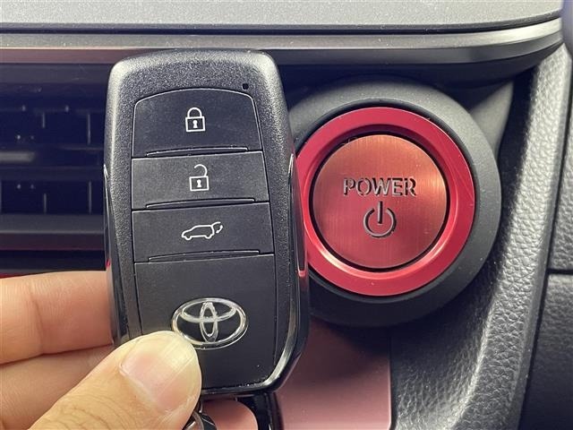 Toyota PRIUS 2024 8272434-11