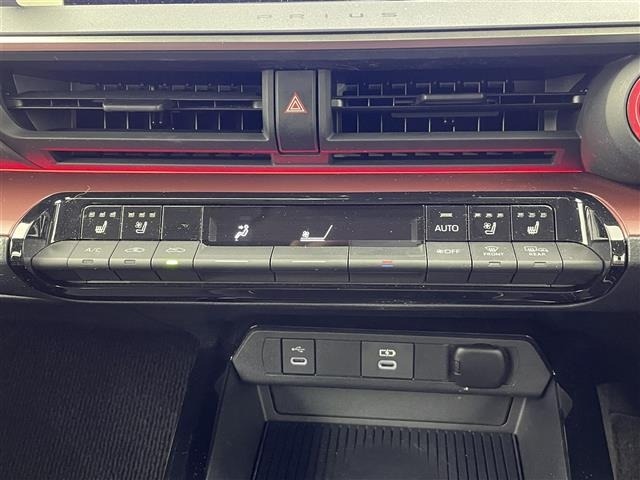 Toyota PRIUS 2024 8272434-23