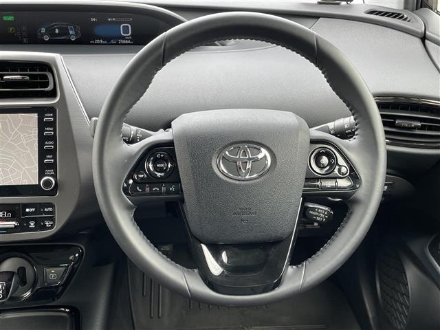 Toyota PRIUS 2022 8272435-17