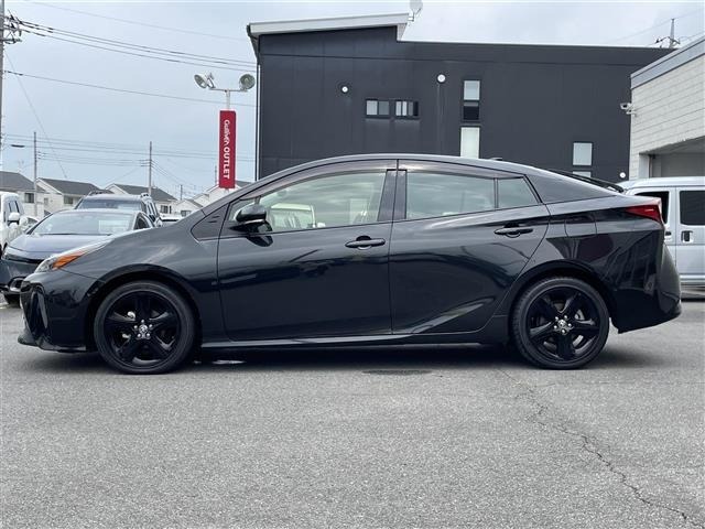 Toyota PRIUS 2022 8272435-2