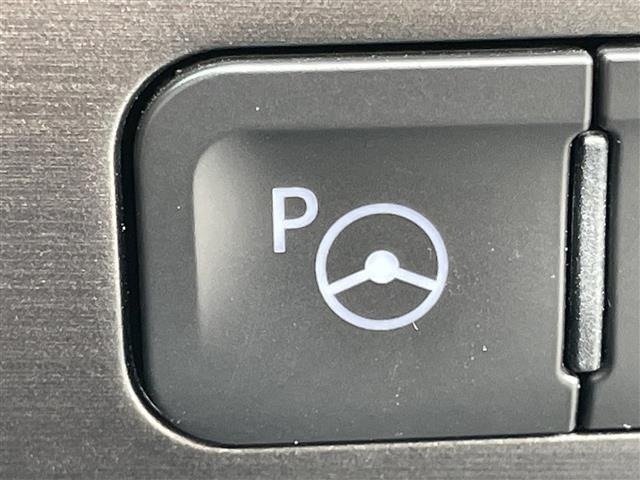 Toyota PRIUS 2022 8272435-7