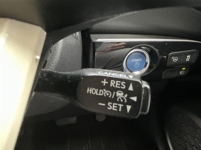 Toyota PRIUS 2018 8272437-11