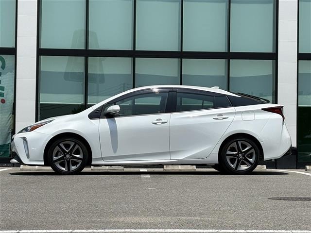 Toyota PRIUS 2021 8272438-11