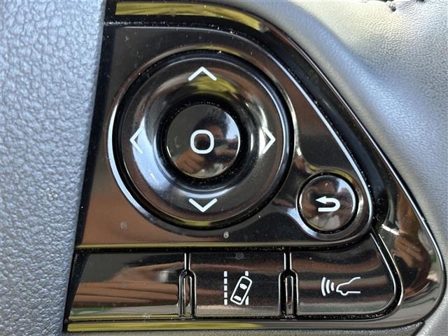 Toyota PRIUS 2021 8272438-3