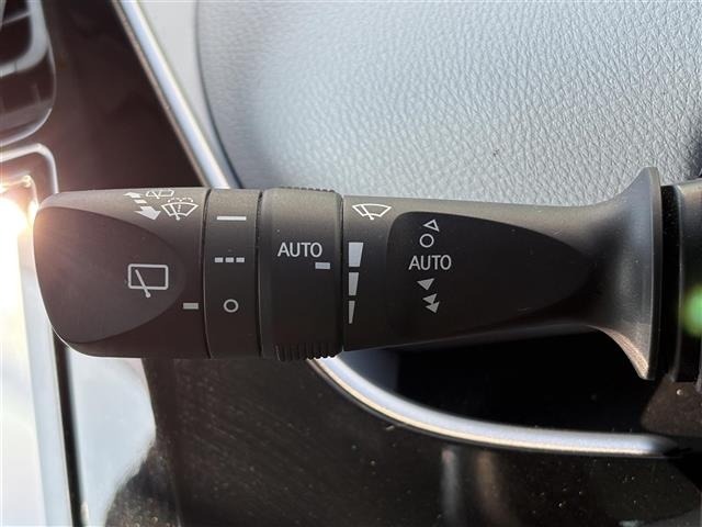 Toyota PRIUS 2021 8272438-5