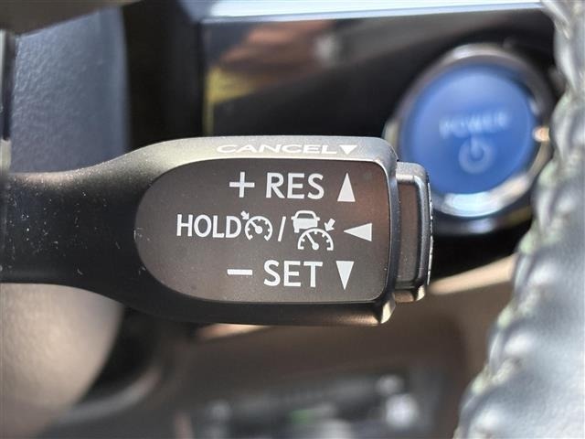 Toyota PRIUS 2021 8272438-8