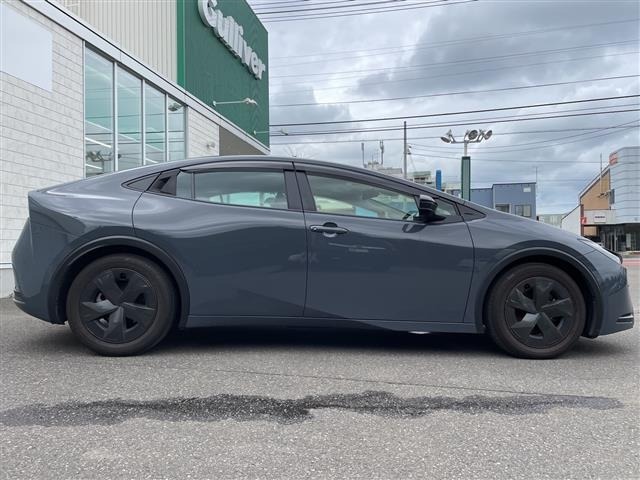 Toyota PRIUS 2023 8272442-21