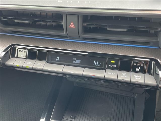Toyota PRIUS 2023 8272443-9