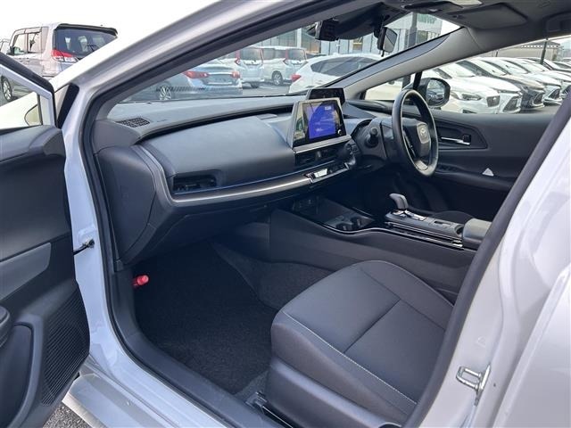 Toyota PRIUS 2023 8272444-2