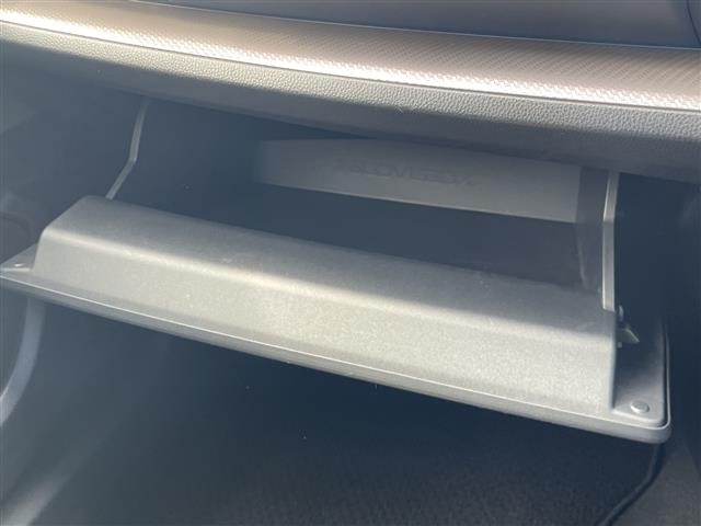 Toyota PRIUS 2023 8272445-12