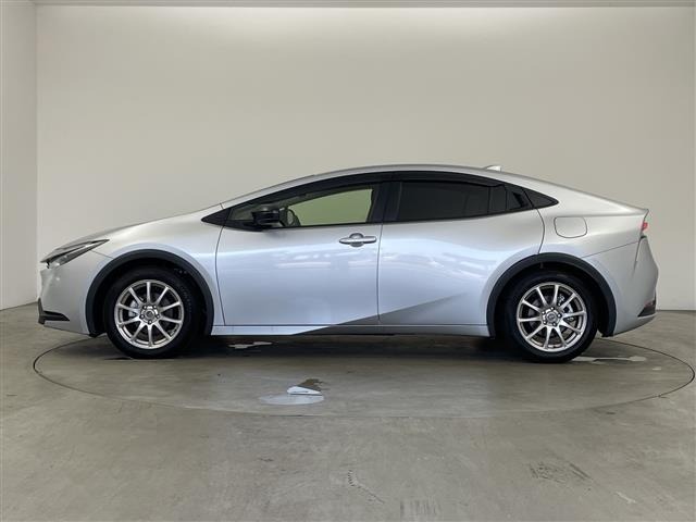 Toyota PRIUS 2023 8272446-19